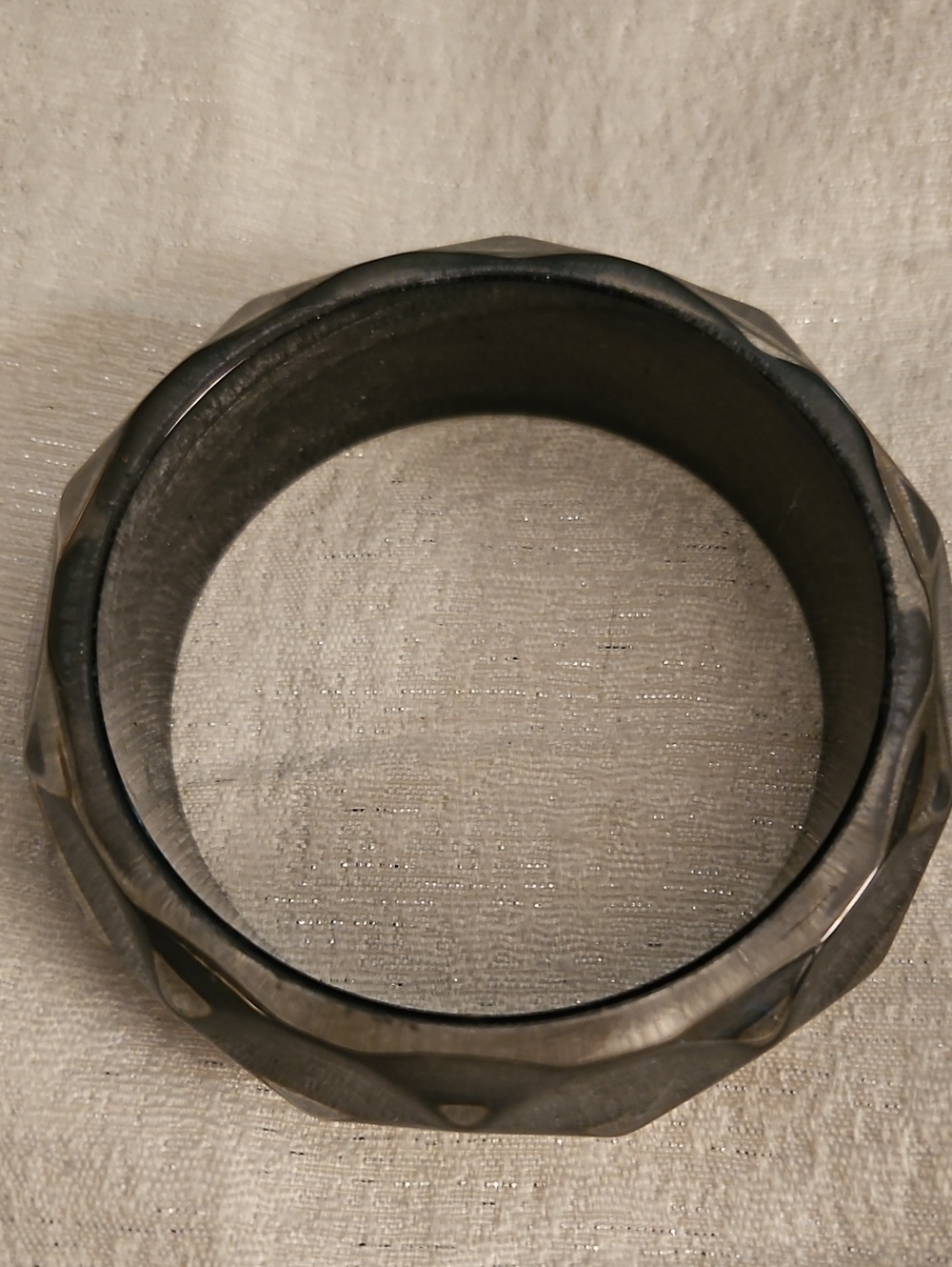 Vintage Silver Metallic Faceted Resin Bangle Bracelet - Picture 3 of 6